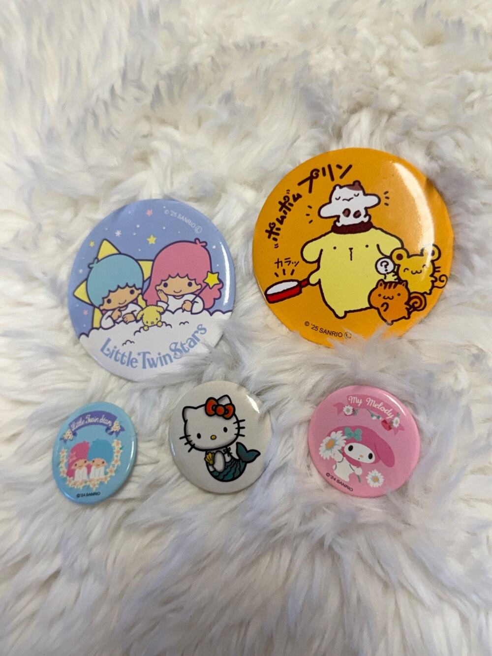 Lot of 5 Sanrio Button Pins My Melody, Little Twin Stars, Hello Kitty, Pom Pom